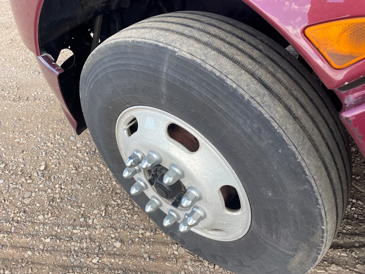2012-kenworth-t660-image-26
