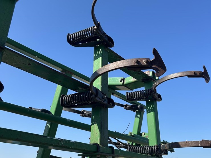 2004-john-deere-2210-image-28