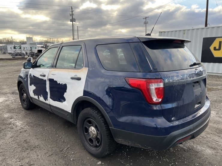 2017-ford-explorer-image-6