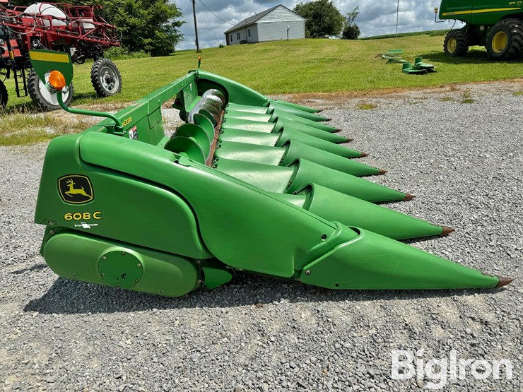2010-john-deere-608c-image-4