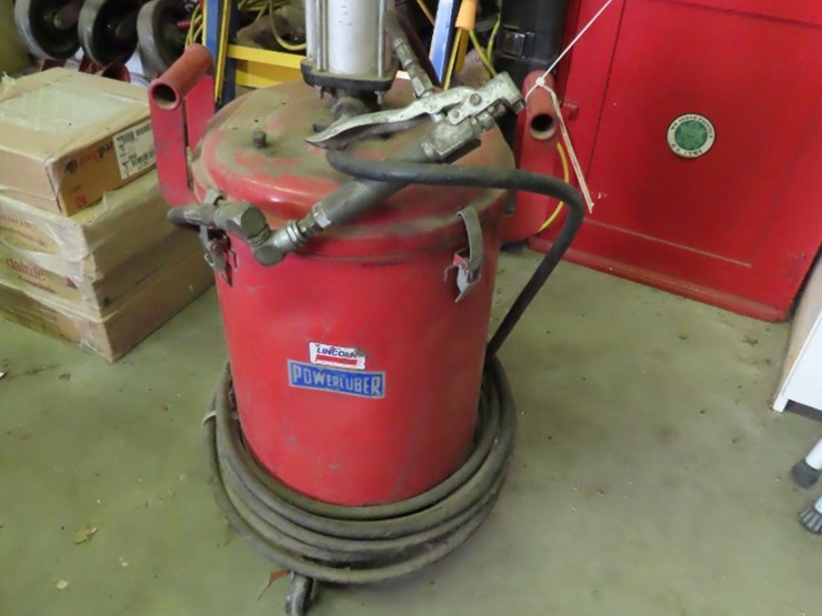 power-luber-rolling-pneumatic-greaser-and-gun-image-3