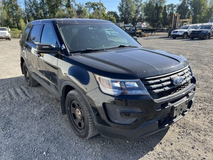 2018-ford-explorer-image-2