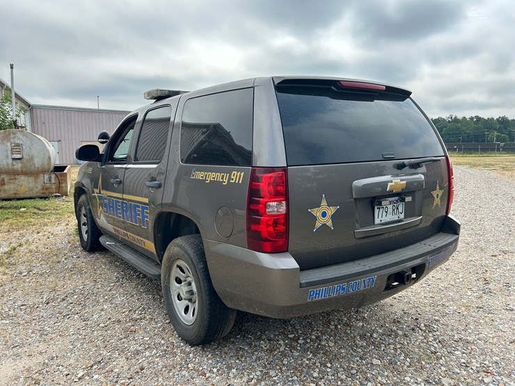 2015-chevrolet-tahoe-image-4