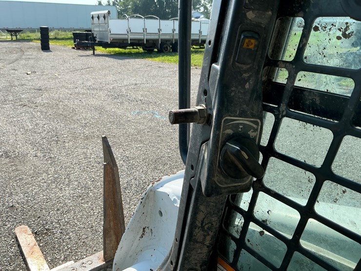 2015-bobcat-t770-image-43
