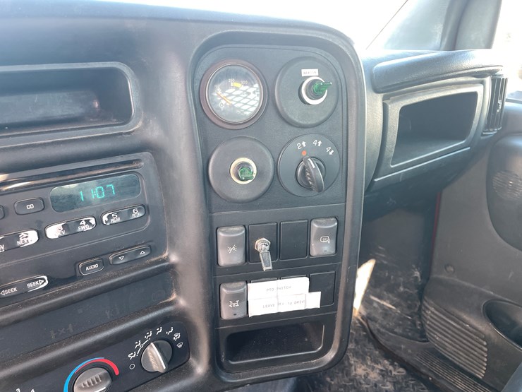 #6287-•-2005-chevy-c4500-4x4-service-truck-image-33