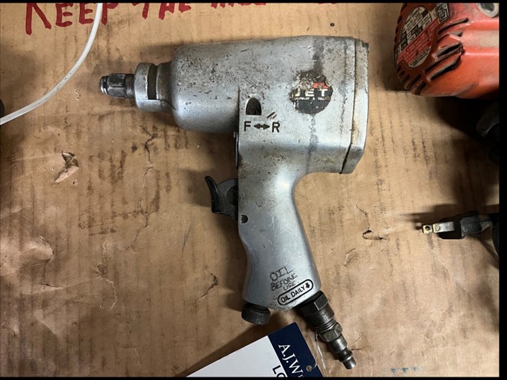 group-of-(2)-ass't-1/2"-impact-wrenches-image-3