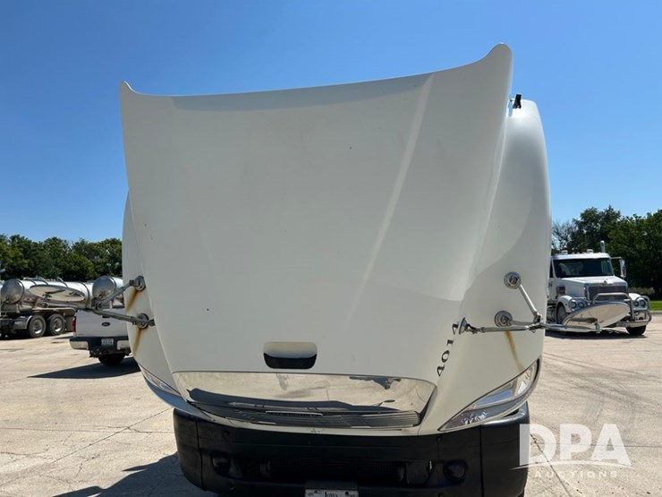 2004-freightliner-columbia-day-cab-truck-(cp0611,-unit-4014)-image-38