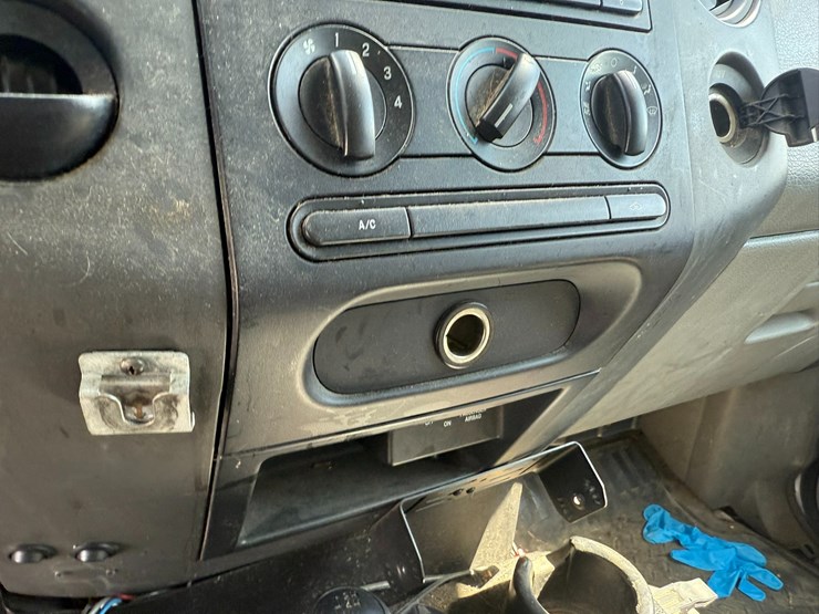 2004-ford-f150-image-44