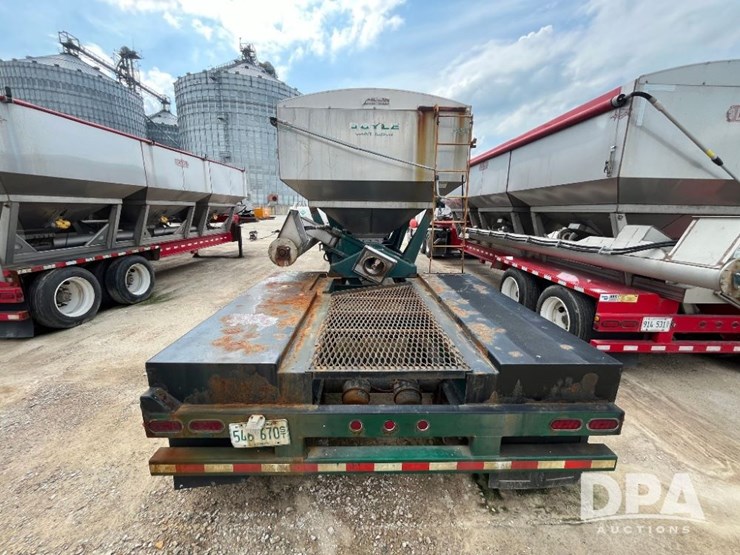 2015-b-b-dry-tender-trailer-(jn2633)-image-8