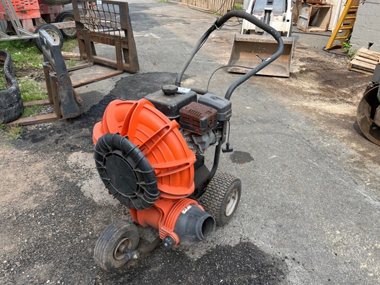 billy-goat-walk-behind-gas-leaf-blower-image-1