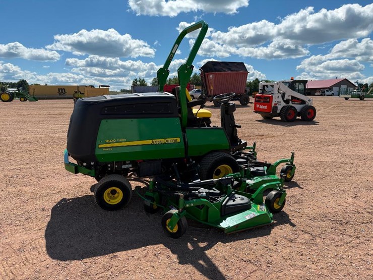 2022-john-deere-1600-image-4