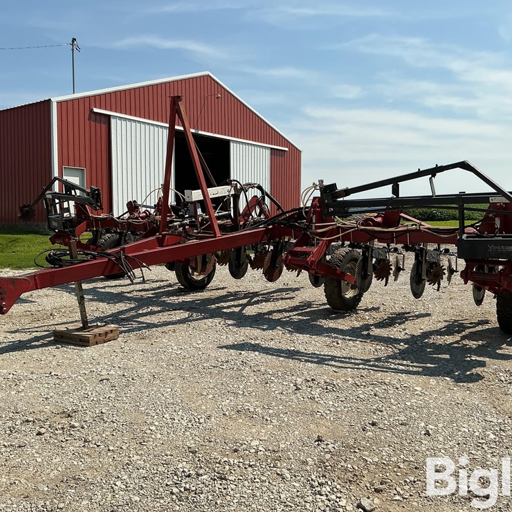YETTER MAVERICK