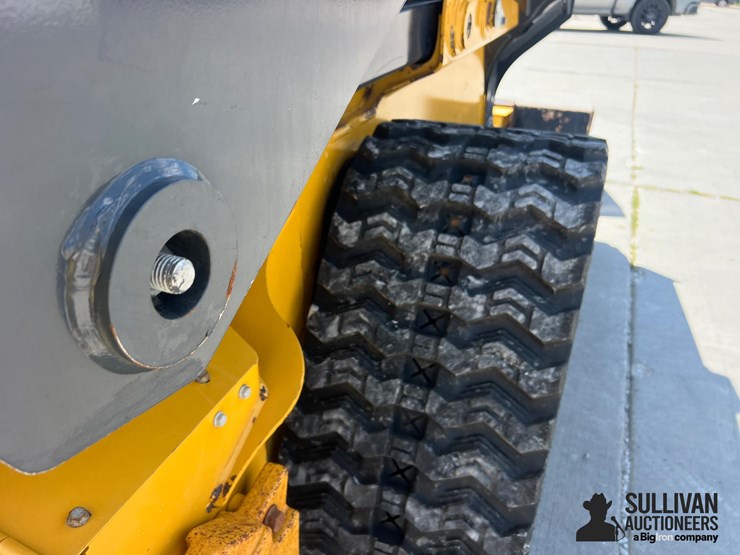 2018-deere-331g-image-16