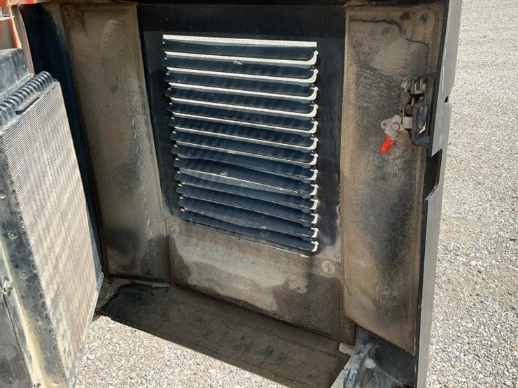 #1151-•-scat-trak-1700c-skid-loader-image-18