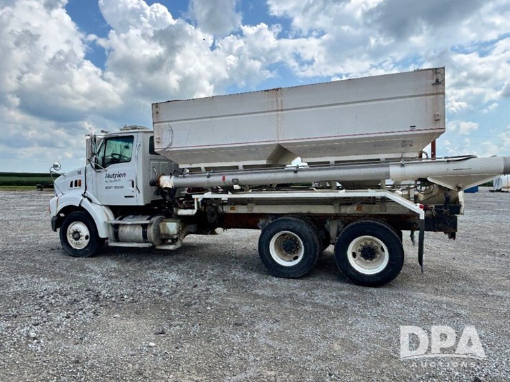 2005-sterling-dry-tender-truck-(gp11242,-unit-111565)-image-16