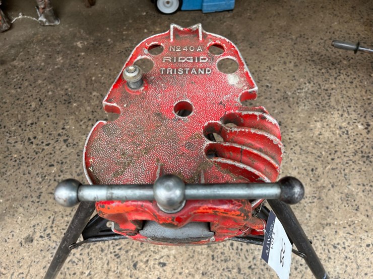 ridgid-40a-tristand-w/-yoke-vise-image-3