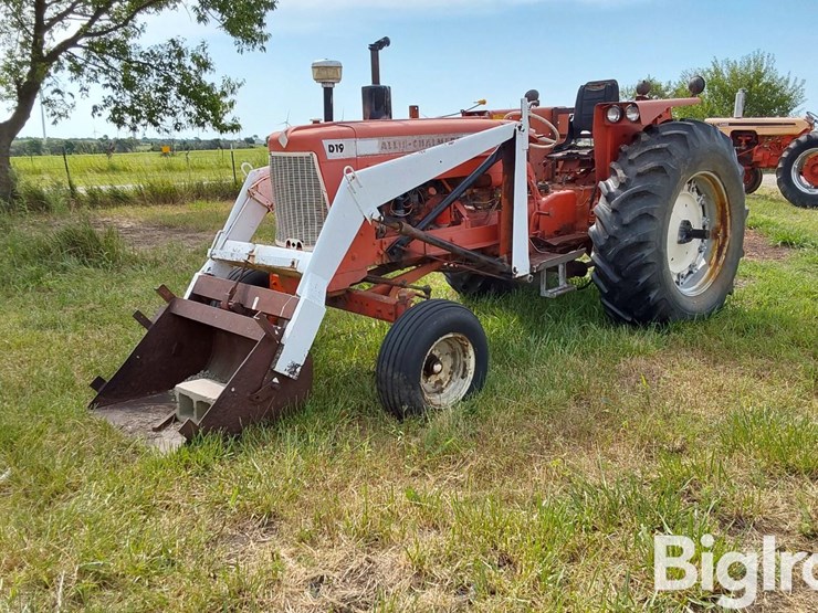 1961-allis-chalmers-d19-image-1