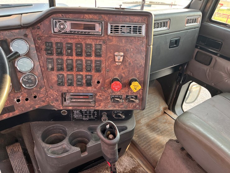1998-cummins-m11-image-17