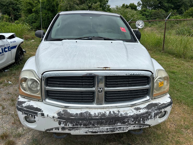 2005-dodge-durango-image-8