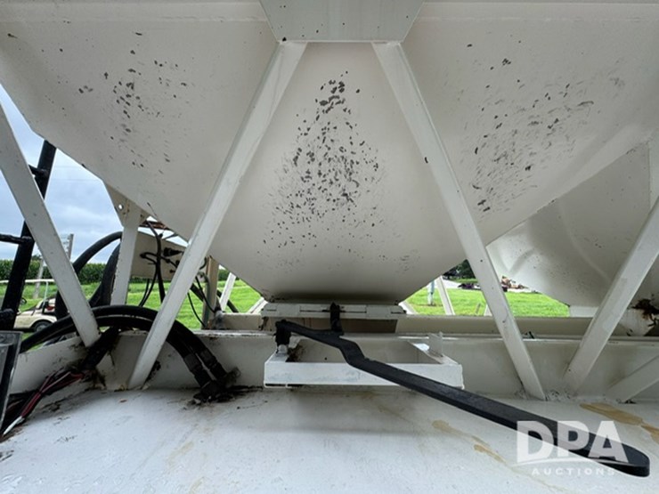 2015-ray-man-dry-fertilizer-trailer-(ed5162)-image-19