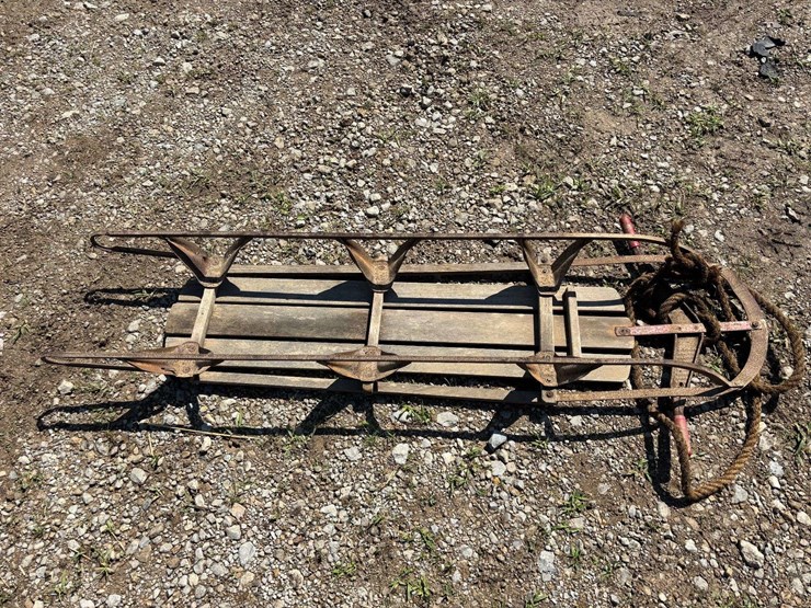 (4)-sleds-image-7