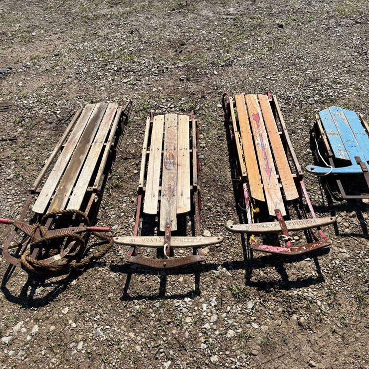(4) Sleds