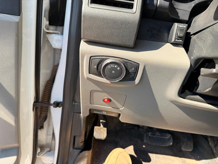 2017-ford-f250-xl-image-60