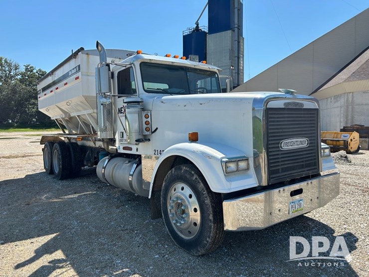 1995-freightliner-dry-tender-truck-(cp0609,-unit-2142)-image-59