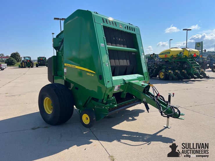 2023-john-deere-560m-image-3