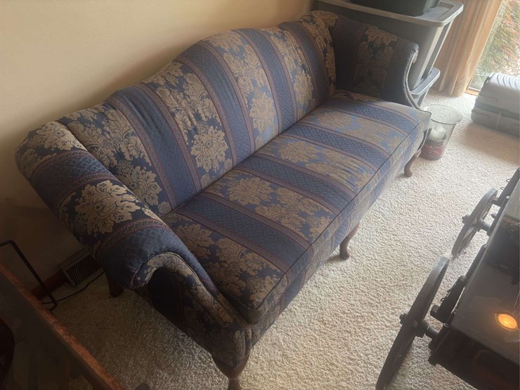 blue-couch-image-3