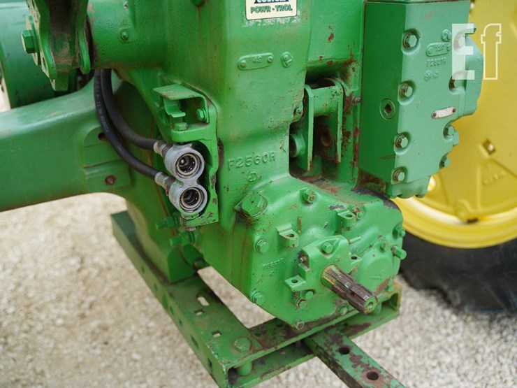john-deere-720-image-22