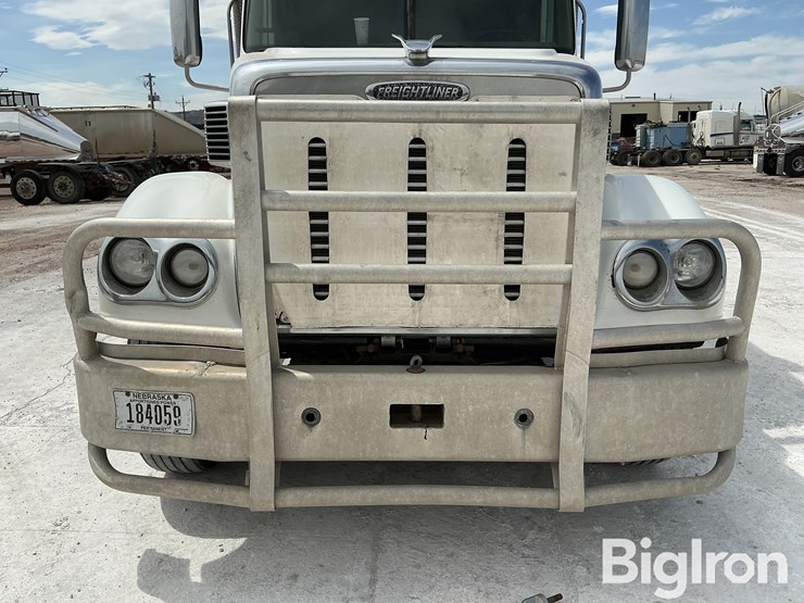 2015-freightliner-coronado-132-image-9