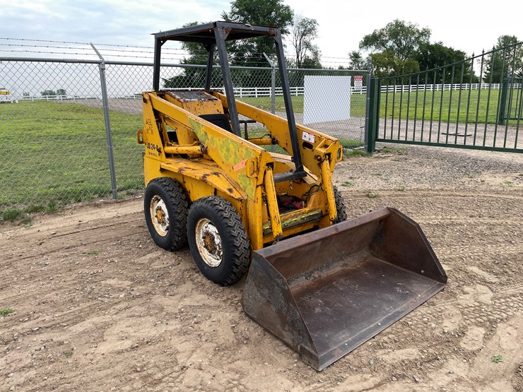 2007-deere-24a-image-3