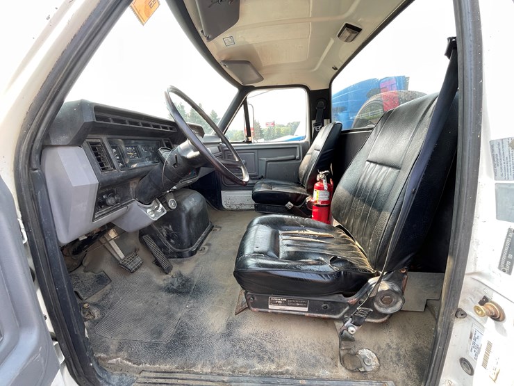 1995-ford-tractor-image-24
