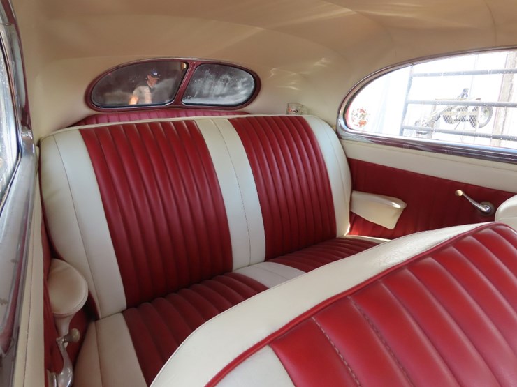 1940-ford-deluxe-2dr-sedan-image-13