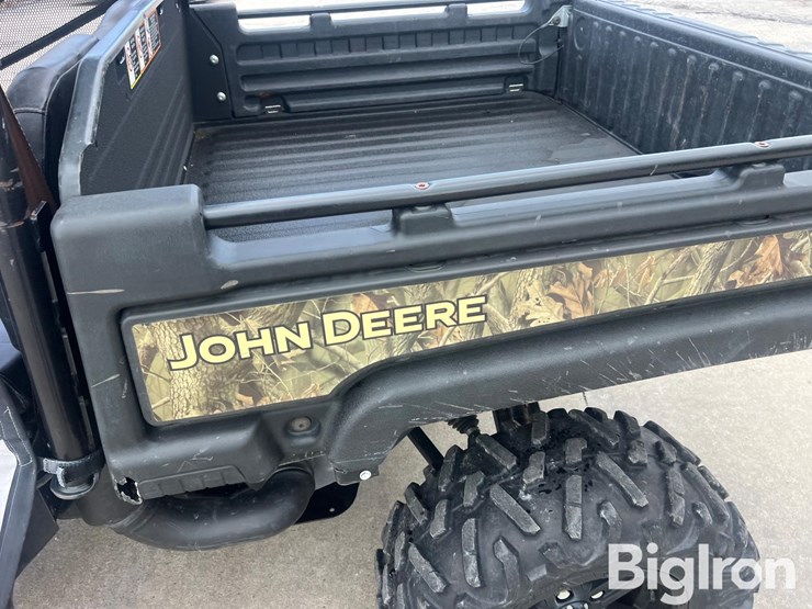 2017-john-deere-gator-image-10