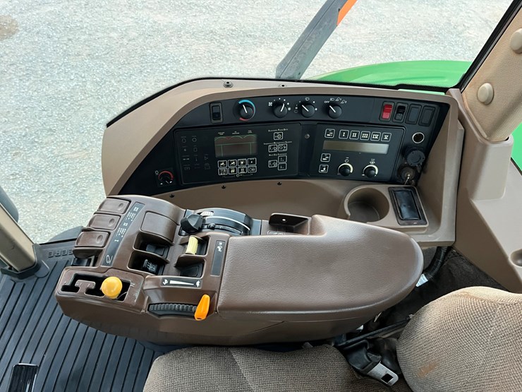 john-deere-8220-image-17