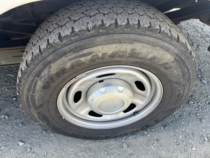 2015-ford-f350-image-17