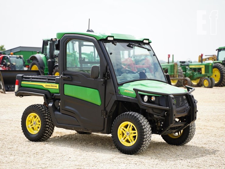 2023-john-deere-gator-xuv-835r-image-3
