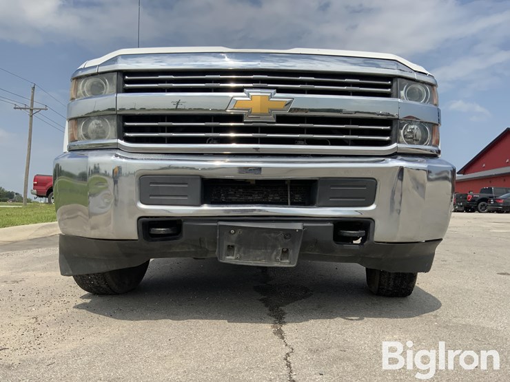 2015-chevrolet-silverado-3500hd-image-14