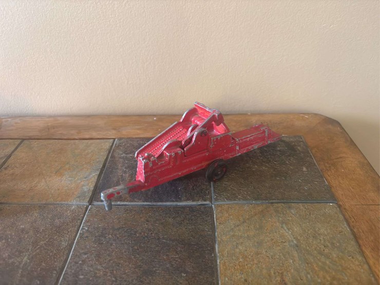 1/16-oliver-baler-and-hubley-tractor-and-implements-image-2