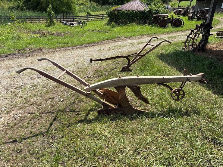 oliver-404-13”-walking-plow-image-4