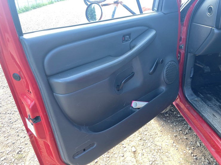 2004-chevrolet-silverado-3500-image-18