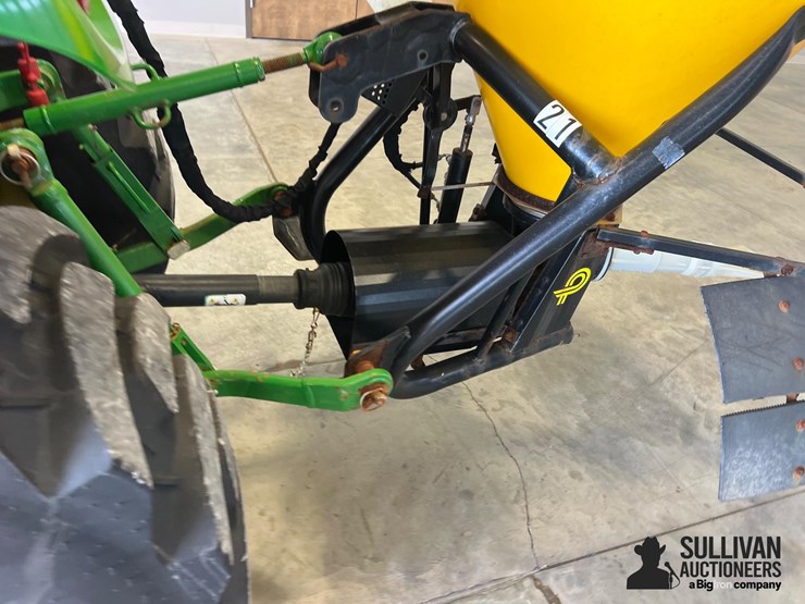 2021-john-deere-3046r-image-15