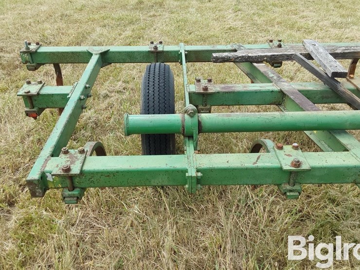 john-deere-100-image-12