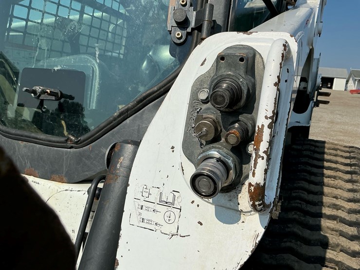 2015-bobcat-t770-image-13