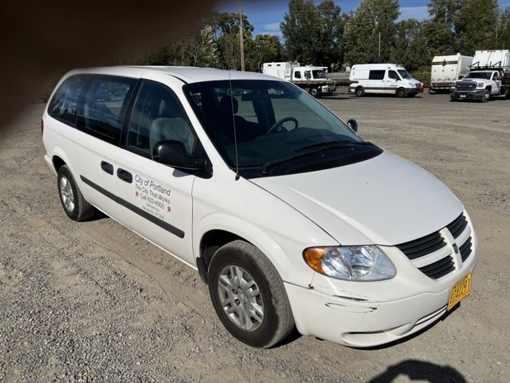2007-dodge-grand-caravan-image-2