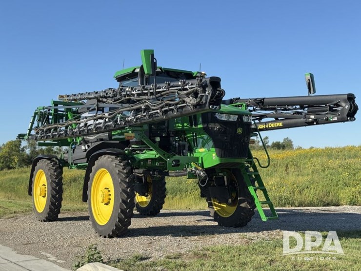 2023-john-deere-412r-image-2
