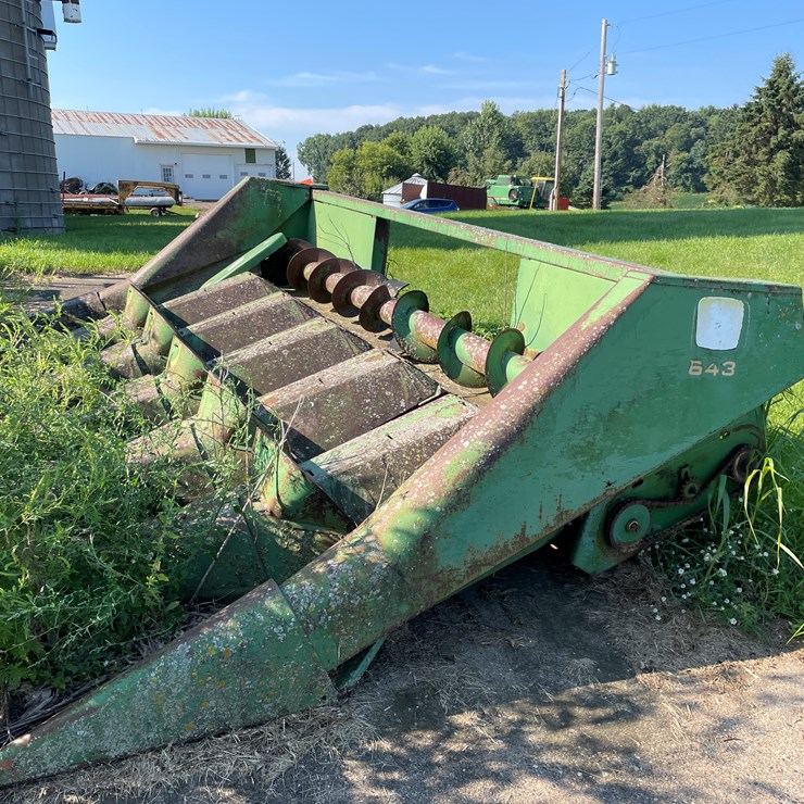 JOHN DEERE 643
