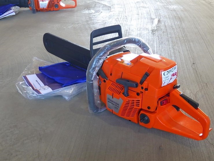 24"-hnsavrqua-chainsaw-372-image-2